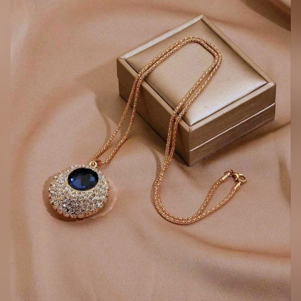 AMAZON Gold and Blue Pendant Necklace